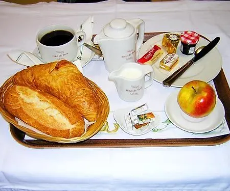 De Paris Hotel 3*